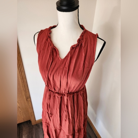 Burnt Orange Fall Chic Sleeveless Tiered Midi Dress - Picture 2 of 3